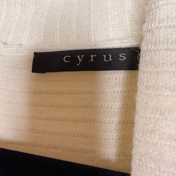 NWOT Cream Open-Front Sweater - Picture 3 of 9